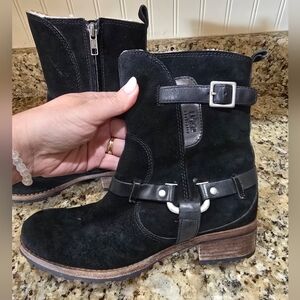 UGG Australia ENDELL Black Waterproof Suede Logo Biker Boots US 8 5604